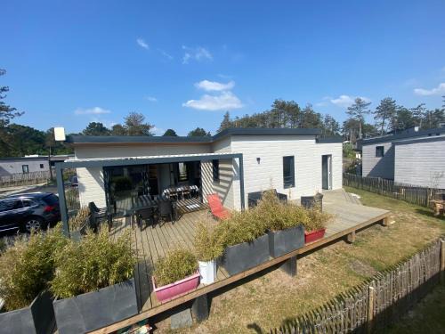 Jullouville Complejo | Cottage chalet standing gîte l'Edune résidence de vacances location wifi inclus piscine couverte chauffée proche de la plage