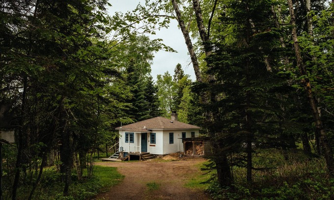 Lutsen Cabaña | Cottage Charm en los bosques del norte de Lutsen!