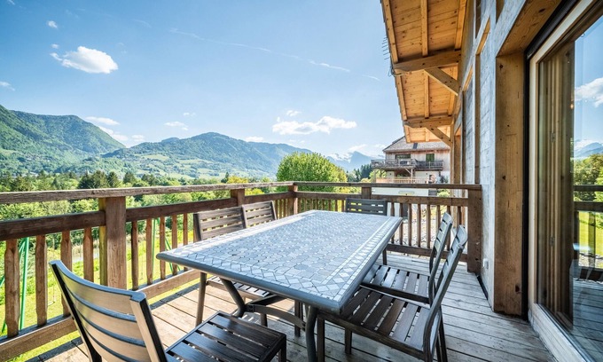 Chatillon-sur-Cluses Cabaña | Casita de campo 'Côté Source' con vistas al lago, terraza privada y Wi-Fi