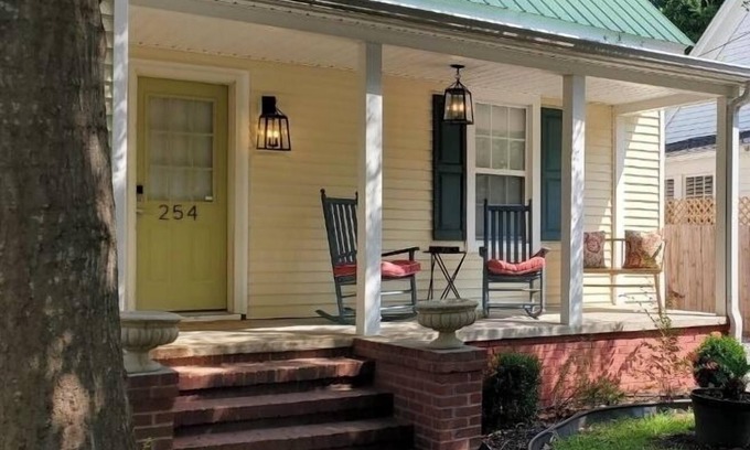 Aiken Casa | Cottage Downtown Aiken*Horse Events*Pet Friendly*Polo*Golf