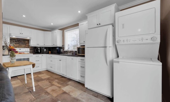 Saint John Casa | Cottage Feel in the City, Close to Everything!