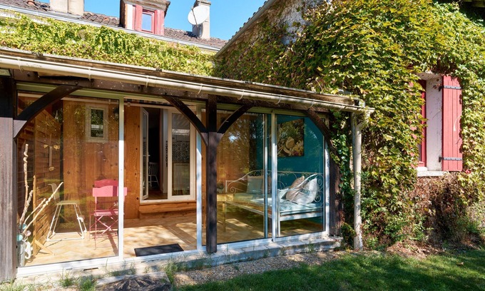 Eyliac Casa | Casa rural 'À L'envol' con terraza privada y jardín compartido
