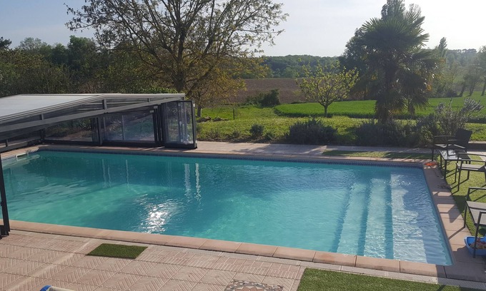 Saint-Colomb-de-Lauzun Casa | Casa rural en el campo con piscina