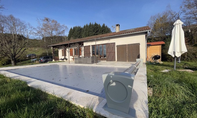 Saint-Nizier-d'Azergues Casa | Cottage Chaleureux Avec Piscine Chauffée au Coeur du Beaujolais Vert