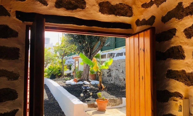 La Solana Cabaña | Cabaña en zona tranquila con bonitas vistas, acogedor estilo y cuidado jardín.