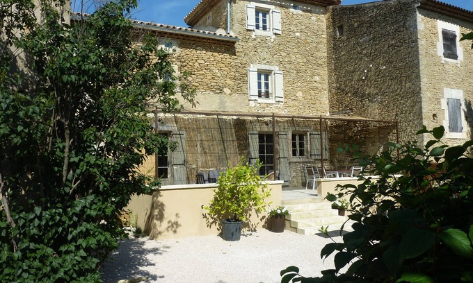 Oppede Otro | Casa rural en Mas Provencal cerca del centro del pueblo de Oppède.