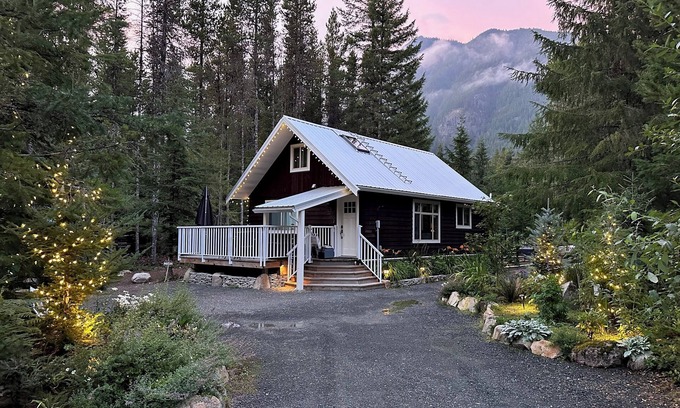 Popkum Cabina | Cottage in Mountains -Firepit & Hotub - The perfect family Retreat