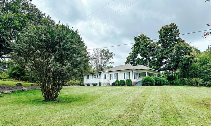 Rocky Mount Casa | Cottage in the Pines