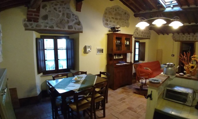Pari Casa | Casa rural en el pueblo, entre mar, montaña, balnearios, comida y vino.