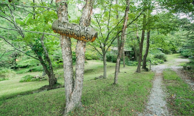 Fairview Cabaña | Cottage in the Woods near Asheville. Pets allowed
