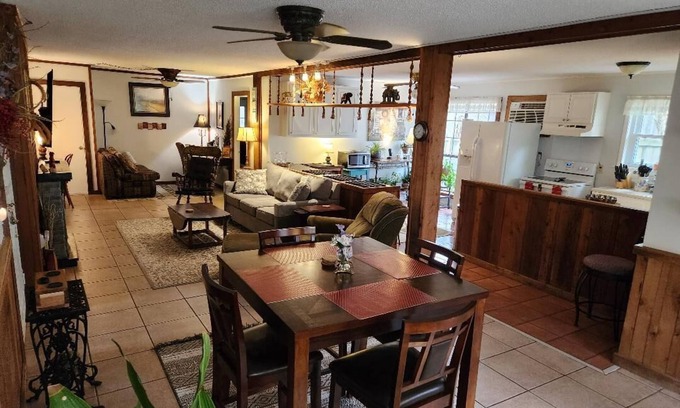Millington Cabaña | Cottage in the Woods, Safe area, on 6 acres, Free Parking.