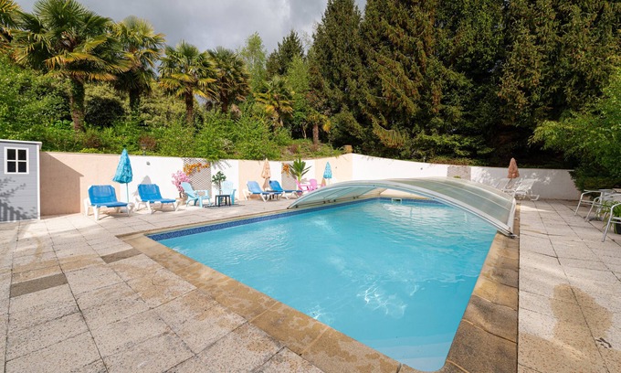 Plumelin Casa | Cottage 'Jardins De La Cantine- Terre Et Mer' con Terraza Privada, Jardín Compartido y Wi-Fi