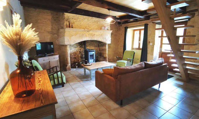 La Chapelle-Aubareil Casa | Cottage 'Le Gîte La Casa Di Pietra' with Private Terrace and Wi-Fi