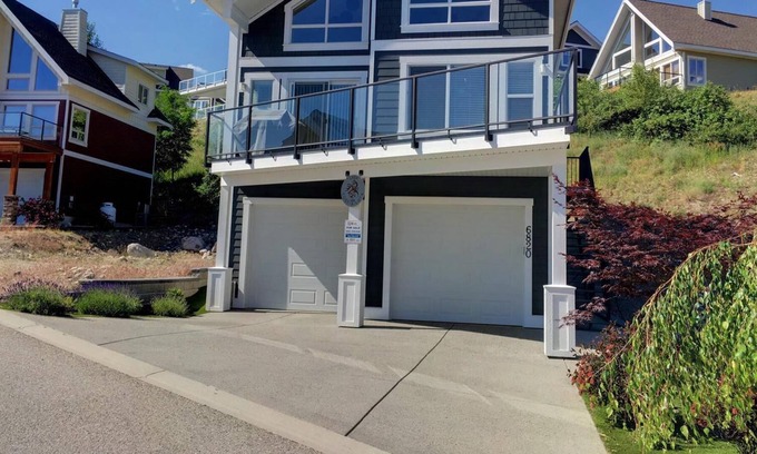 Central Okanagan Casa | Cottage Life - Lake Views - Entire Home at La Casa