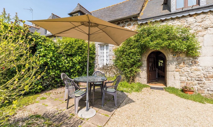 Pommerit-le-Vicomte Casa | Casita de campo "Manoir 16ème Siècle Proche Paimpol" con terraza privada, jardín privado y Wi-Fi