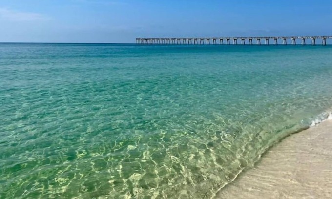 Gulf Breeze Cabaña | Cottage Near Live Oaks Preserve ~10 min to Beach!