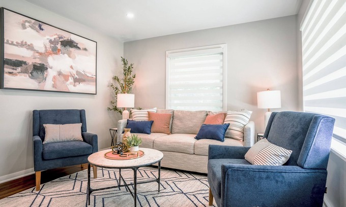 Milwaukee Cabaña | Cottage near Mt. Mary College