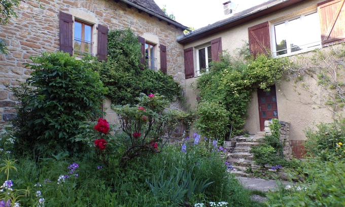 Marvejols Casa | CASA DE LIRIO DU GEVAUDAN CORAZÓN COMPLETO DE LOZERE IDEAL PARA 10/12 ADULTOS