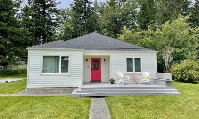 Whatcom Falls Cabaña | Cottage of Tranquility