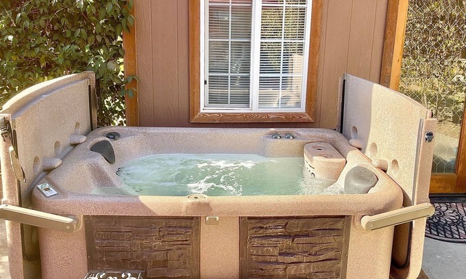 Three Rivers Cabaña | Cottage on 3 acre Riverfront Private Estate with Hot Tub