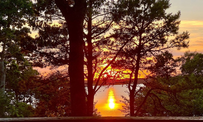East Harwich Casa | Cottage on Cape Cod & Beautiful Long Pond w/ Quick Drive to Ocean