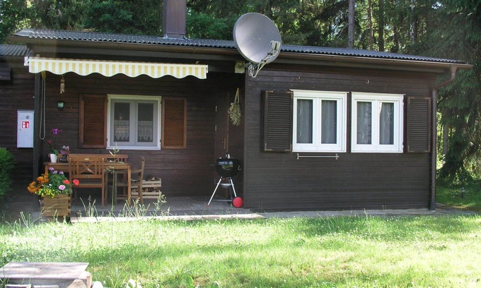 Neubau Casa | Cabaña en el lago con vista al lago