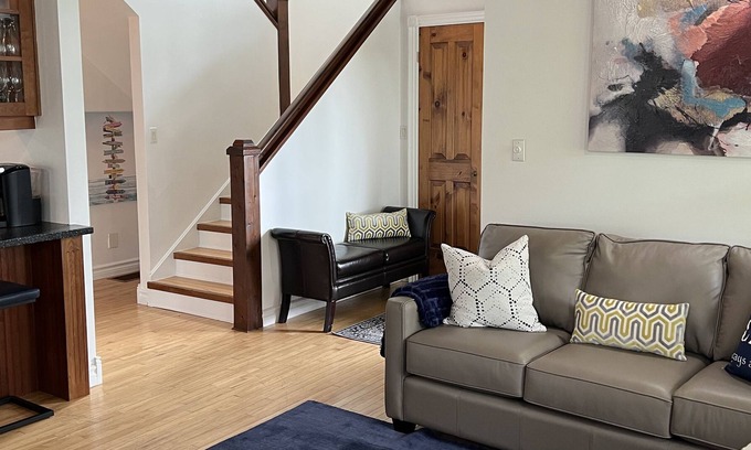 Lake of Bays Cabaña | Cottage on Lake of Bays; Sun, Sandy Beach, Shallow Entry & close to Huntsville!
