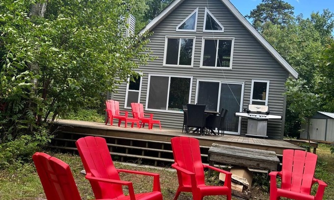Algoma District Cabaña | Cottage on Lake Superior