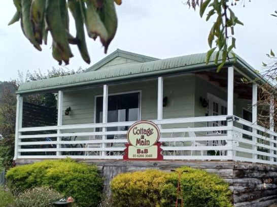 Franklin Casa | Cottage on Main