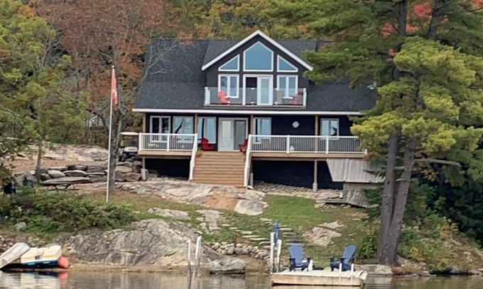 Severn Cabaña | Cottage on quiet lake, great for swimming, fishing, boating