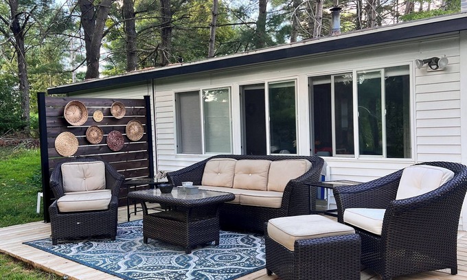 Black River Falls Cabaña | Cottage on the river