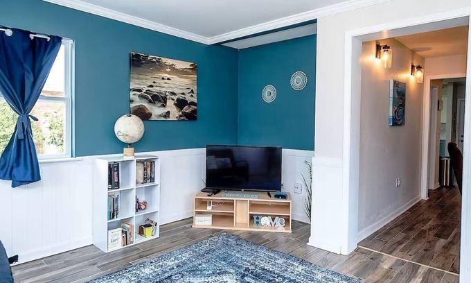 Navy Point Casa | Cottage On The Coast Less than 2 miles from NAS