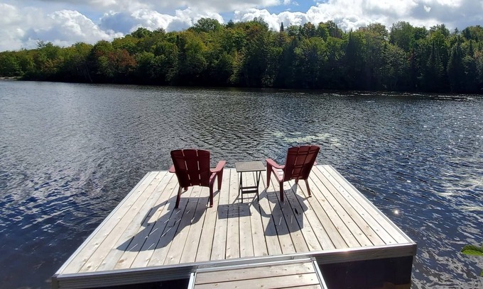 Saint-Calixte Casa | Cottage on the lake with SPA