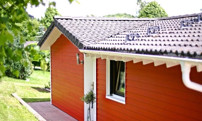 Schwarzengrund Casa | Cabaña en el lago con 600m² de césped y generosas comodidades.