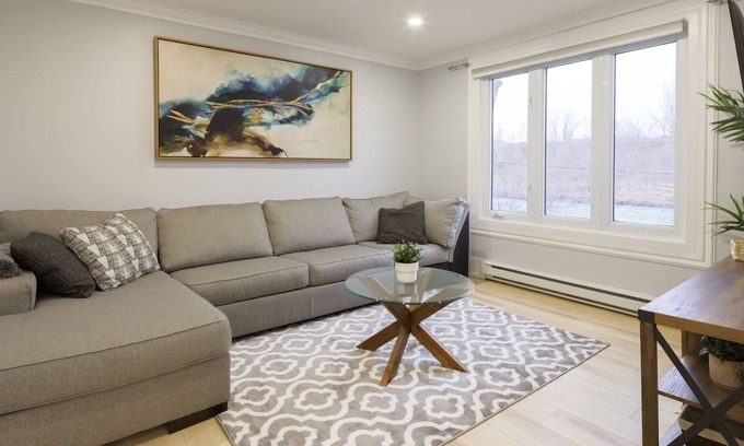 St. Catharines Casa | Cottage on the Water