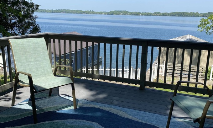 Clayton Cabaña | 😎Clayton Waterfront Cottage / Ships van a la derecha!