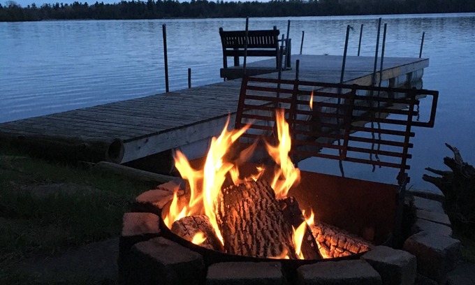 Stone Mills Cabaña | Cottage on Varty Lake - 25min from Kingston !