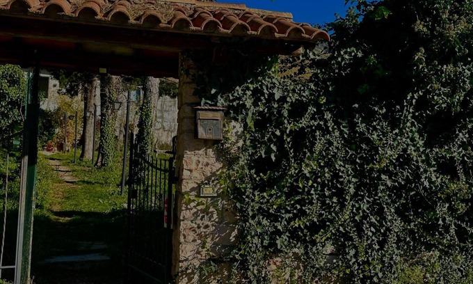 Gualdo Tadino Casa | Cottage plus dependace in all 14 beds.