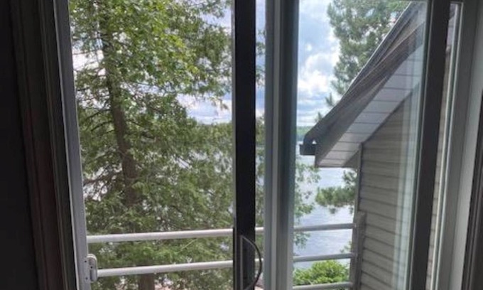 North Frontenac Cabaña | Cottage Rental on Lake Mazinaw “Bon Echo”