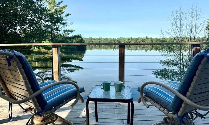 Mio Cabaña | Cottage right on the AuSable River in charming Mio