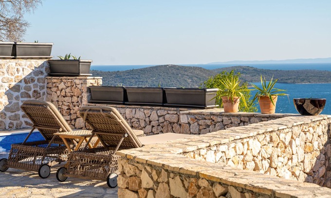 Vinisce Cabaña | Cottage Romantica with Lovely Ocean View