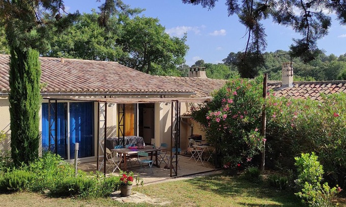 Entrechaux Cabaña | Casa rural 'Romarin' con vistas a la montaña, Wi-Fi y aire acondicionado