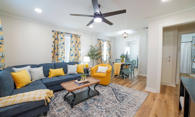 Laurel Cabaña | Cottage Row: Leontyne