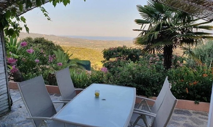Eccica-Suarella Villa | Cottage T2, impresionantes vistas al mar, piscina, cerca de Porticcio