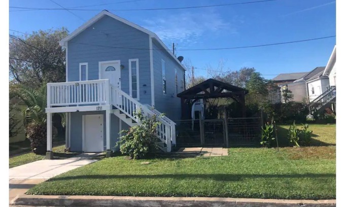 San Jacinto Cabaña | Cottage - two blocks from beach