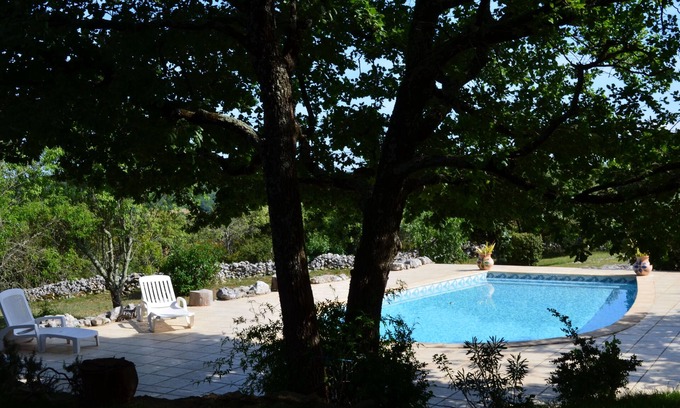 Lussan Cabaña | Cottage bajo los robles cerca de Uzes Pont du Gard