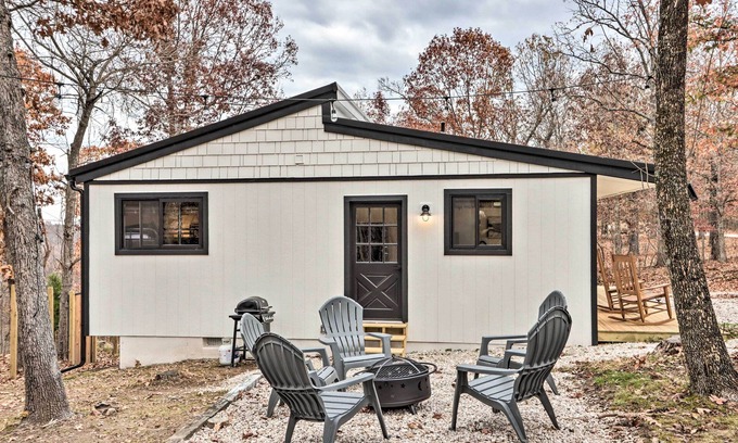 Osage Beach Cabaña | Cottage w/ Grill & Fire Pit in Osage Beach!