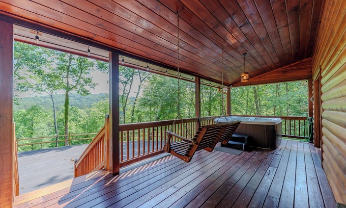 Blue Ridge Cabaña | Cottage w/ Hot Tub: 3 Mi to Downtown Blue Ridge!