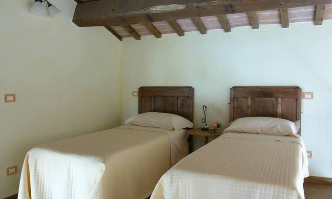 Amandola Otro | Casa rural con impresionantes vistas a las montañas Sibillini