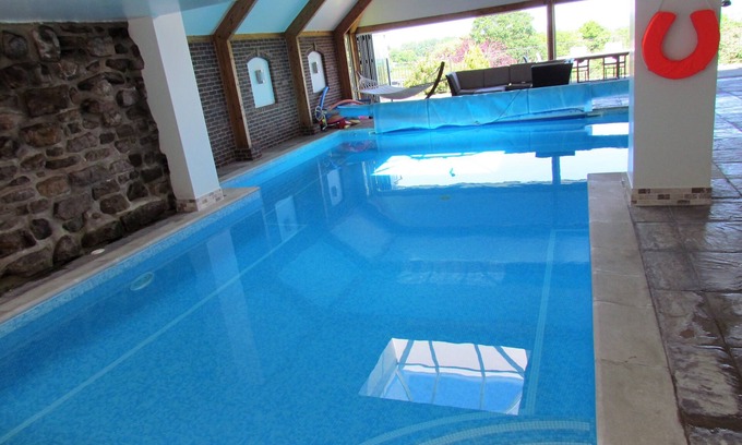 Etchingham Cabaña | Cottage con grandes privadas Piscina, WiFi, vistas y jardines